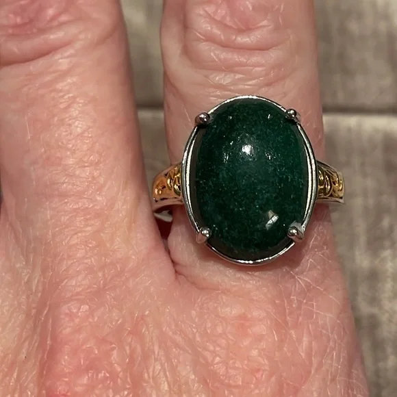 Green Aventurine Ring Size 9 Gemstone is 14 Karats New - Picture 2 of 8
